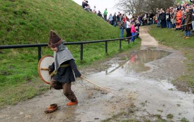 Super zabawa na kopcu Kraka. Rękawka to jeden z ulubionych festynów krakowian - zdjęcie 40