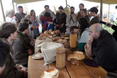 Super zabawa na kopcu Kraka. Rękawka to jeden z ulubionych festynów krakowian - zdjęcie 16