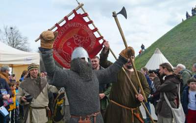 Super zabawa na kopcu Kraka. Rękawka to jeden z ulubionych festynów krakowian - zdjęcie 41