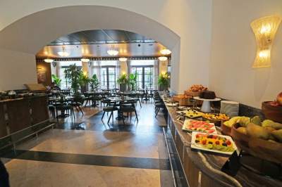 Był tu kościół, urząd celny, wytwórnia pierogów, a dziś... luksusowy hotel - zdjęcie 8