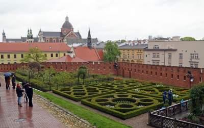 Wiosna w ogrodach wawelskich, znów będzie można zwiedzać - zdjęcie 18
