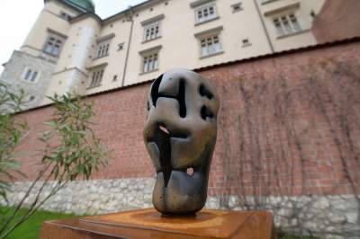 Rzeźby Beksińskiego na Wawelu. Mało znana twórczość znanego artysty - zdjęcie 1