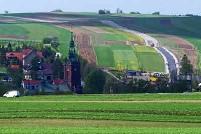 Słynna "polna" droga koło Krakowa, ale już bez charakterystycznego drzewa... - zdjęcie 5
