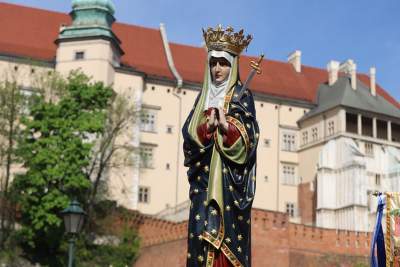 Tłumy wiernych w procesji na Skałkę, zabrzmiał dzwon Zygmunt - zdjęcie 17