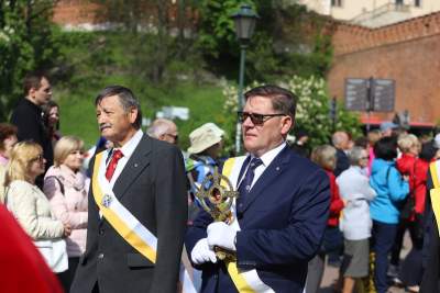 Tłumy wiernych w procesji na Skałkę, zabrzmiał dzwon Zygmunt - zdjęcie 5