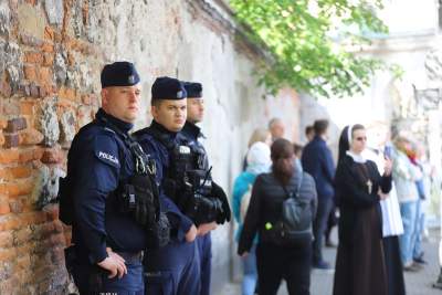 Tłumy wiernych w procesji na Skałkę, zabrzmiał dzwon Zygmunt - zdjęcie 29