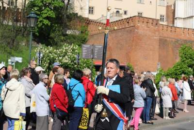 Tłumy wiernych w procesji na Skałkę, zabrzmiał dzwon Zygmunt - zdjęcie 20