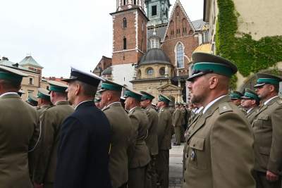 Święto Straży Granicznej na Wawelu z protestem w tle... - zdjęcie 34
