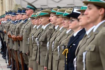 Święto Straży Granicznej na Wawelu z protestem w tle... - zdjęcie 15
