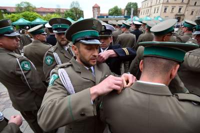 Święto Straży Granicznej na Wawelu z protestem w tle... - zdjęcie 30