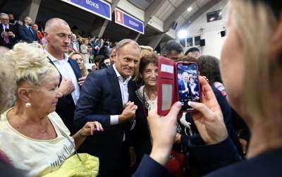 Tusk z Trzaskowskim zachwyceni spotkaniem w Krakowie. "Oniemieliśmy" - zdjęcie 62