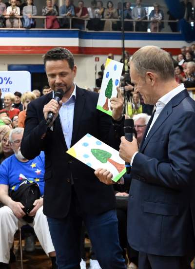 Tusk z Trzaskowskim zachwyceni spotkaniem w Krakowie. "Oniemieliśmy" - zdjęcie 59