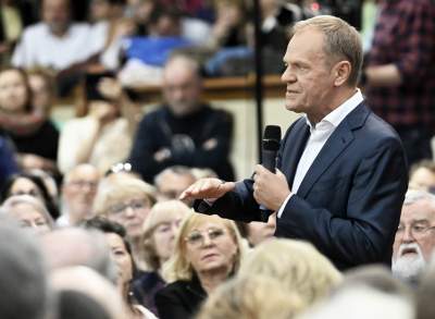 Tusk z Trzaskowskim zachwyceni spotkaniem w Krakowie. "Oniemieliśmy" - zdjęcie 17