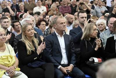 Tusk z Trzaskowskim zachwyceni spotkaniem w Krakowie. "Oniemieliśmy" - zdjęcie 29
