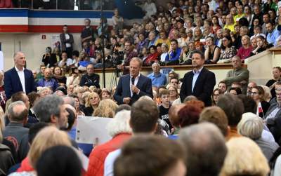 Tusk z Trzaskowskim zachwyceni spotkaniem w Krakowie. "Oniemieliśmy" - zdjęcie 18