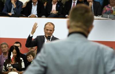 Tusk z Trzaskowskim zachwyceni spotkaniem w Krakowie. "Oniemieliśmy" - zdjęcie 42