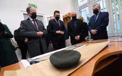 Odzyskane siłą muzealia, część uszkodzonych przez żerujące owady - zdjęcie 6