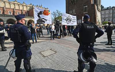 Tęczowy Kraków pokazał moc: Marsz Równości przeszedł przez miasto - zdjęcie 42