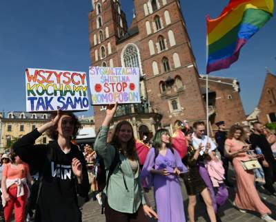 Tęczowy Kraków pokazał moc: Marsz Równości przeszedł przez miasto - zdjęcie 48
