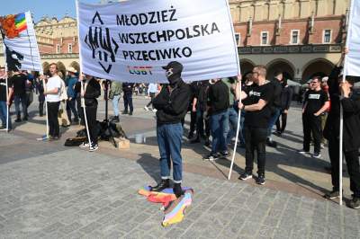 Tęczowy Kraków pokazał moc: Marsz Równości przeszedł przez miasto - zdjęcie 41