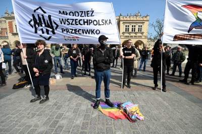 Tęczowy Kraków pokazał moc: Marsz Równości przeszedł przez miasto - zdjęcie 38
