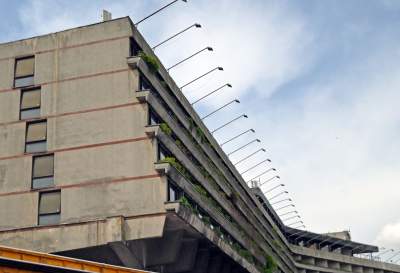 Hotel Forum: odzyskany przez mieszkańców i... przyrodę - zdjęcie 2