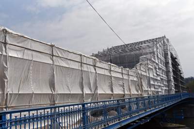 Zapakowali w folię most. To nie jest artystyczna instalacja - zdjęcie 3