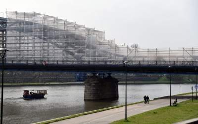 Zapakowali w folię most. To nie jest artystyczna instalacja - zdjęcie 10