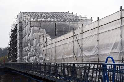 Zapakowali w folię most. To nie jest artystyczna instalacja - zdjęcie 8