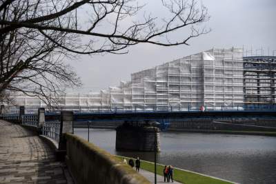 Zapakowali w folię most. To nie jest artystyczna instalacja - zdjęcie 2