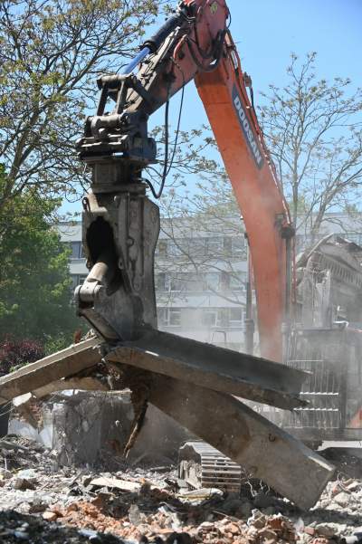 Tu była studencka stołówka, wielkie wyburzanie na miasteczku AGH - zdjęcie 8