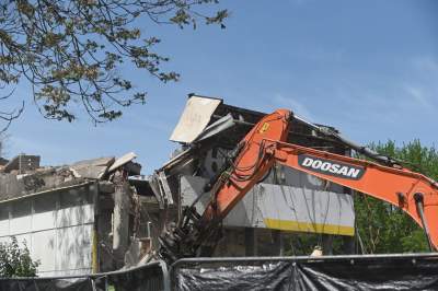 Tu była studencka stołówka, wielkie wyburzanie na miasteczku AGH - zdjęcie 9