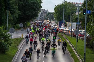 Prawie jak w Amsterdamie, rowerzyści "przegonili" samochody... - zdjęcie 29