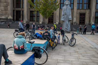 Prawie jak w Amsterdamie, rowerzyści "przegonili" samochody... - zdjęcie 1