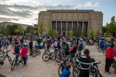 Prawie jak w Amsterdamie, rowerzyści "przegonili" samochody... - zdjęcie 9