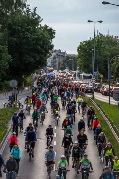 Prawie jak w Amsterdamie, rowerzyści "przegonili" samochody... - zdjęcie 36