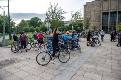 Prawie jak w Amsterdamie, rowerzyści "przegonili" samochody... - zdjęcie 2