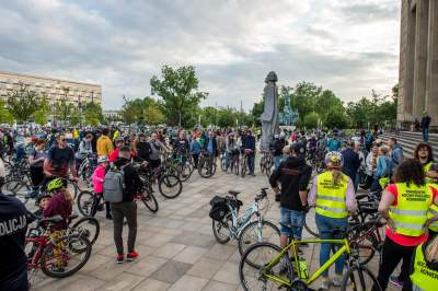 Prawie jak w Amsterdamie, rowerzyści "przegonili" samochody... - zdjęcie 5