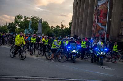 Prawie jak w Amsterdamie, rowerzyści "przegonili" samochody... - zdjęcie 24