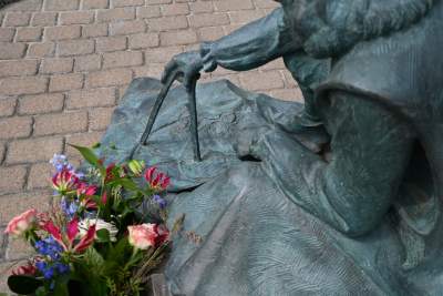 Kopernik na kampusie UJ. "Można obok niego usiąść, pogłaskać go" - zdjęcie 10