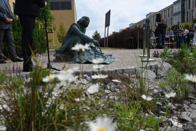 Kopernik na kampusie UJ. "Można obok niego usiąść, pogłaskać go" - zdjęcie 4