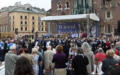 Sacrum-profanum, centralna procesja Bożego Ciała w Krakowie AD 2023 - zdjęcie 44
