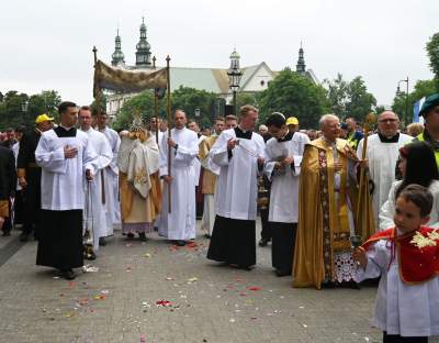 Sacrum-profanum, centralna procesja Bożego Ciała w Krakowie AD 2023 - zdjęcie 8