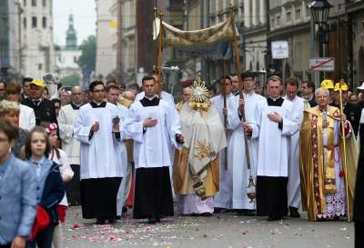 Sacrum-profanum, centralna procesja Bożego Ciała w Krakowie AD 2023 - zdjęcie 33