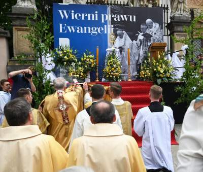 Sacrum-profanum, centralna procesja Bożego Ciała w Krakowie AD 2023 - zdjęcie 17