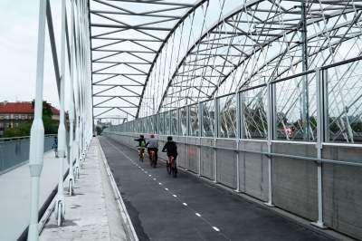 Imponująca nowa przeprawa kolejowa na Wiśle, jest też kładka pieszo-rowerowa - zdjęcie 27