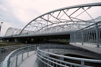 Imponująca nowa przeprawa kolejowa na Wiśle, jest też kładka pieszo-rowerowa - zdjęcie 31