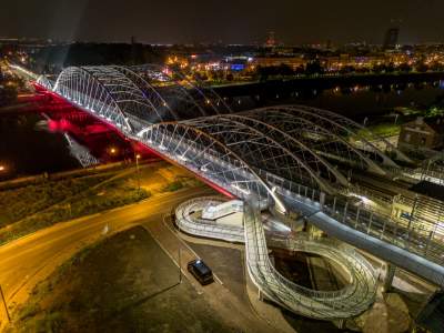 Imponująca nowa przeprawa kolejowa na Wiśle, jest też kładka pieszo-rowerowa - zdjęcie 3