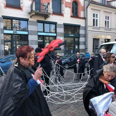 Parada śmieszności - polityczny happening w Krakowie - zdjęcie 8