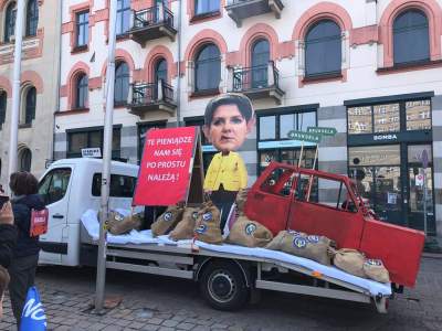 Parada śmieszności - polityczny happening w Krakowie - zdjęcie 4